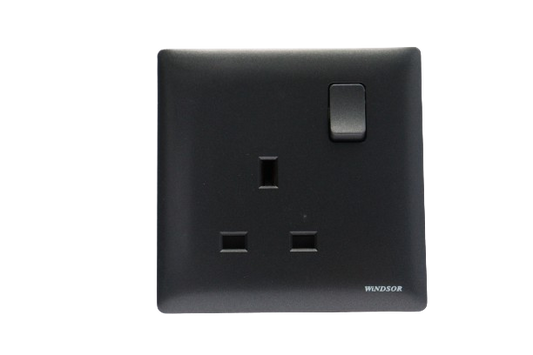 13a-1-gang-switched-socket-91405gb-innova-black-windsor