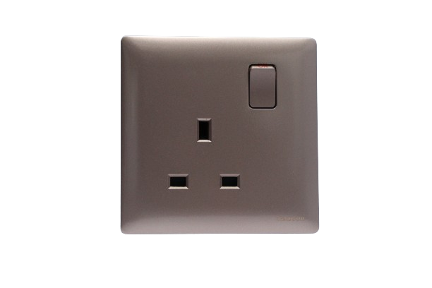 13a-1-gang-switched-socket-91405cf-innova-light-coffee-windsor