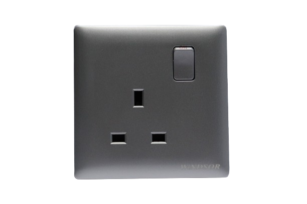 13a-1-gang-switched-socket-91405gr-innova-grey-windsor