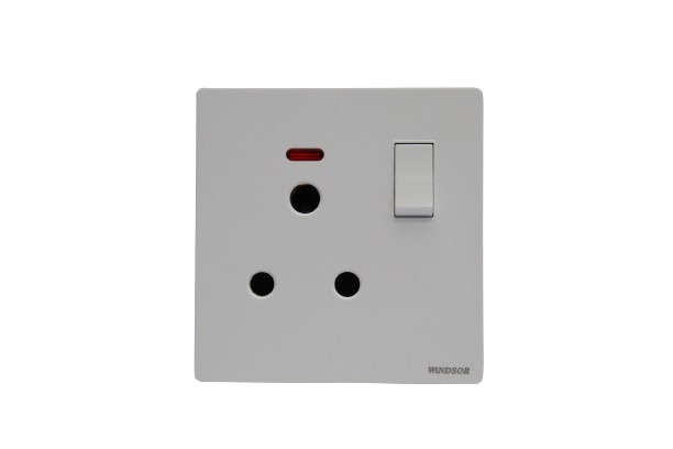 15a-1-gang-switched-round-pin-socket-l431w-brushed-white-l-l-range