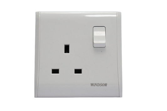 13a-1-gang-switched-socket-p405f-pioneer-white-windsor