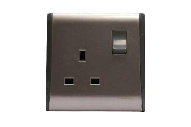 13a-1-gang-switched-socket-p405gb-pioneer-gun-metal-grey-windsor