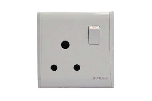 15a-1-gang-switched-socket-p429f-pioneer-white-windsor