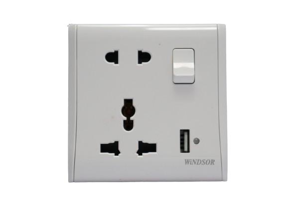 13a-1gang-universal-socket-with-usb-p484f-pioneer-white-windsor