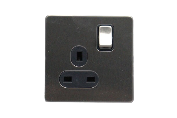 13a-1-gang-switched-socket-vc405y-vip-chrome-windsor